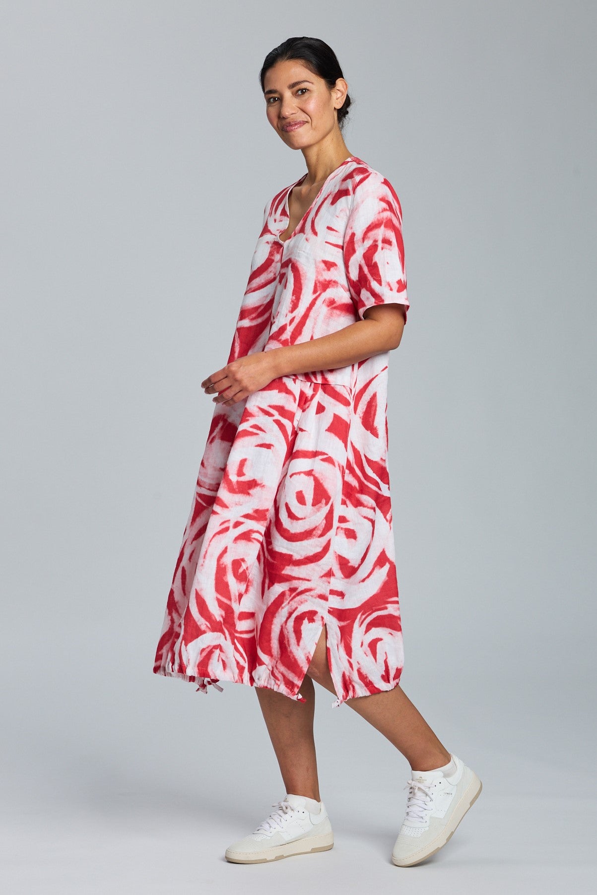 VETONO Kleid mit V-Ausschnitt