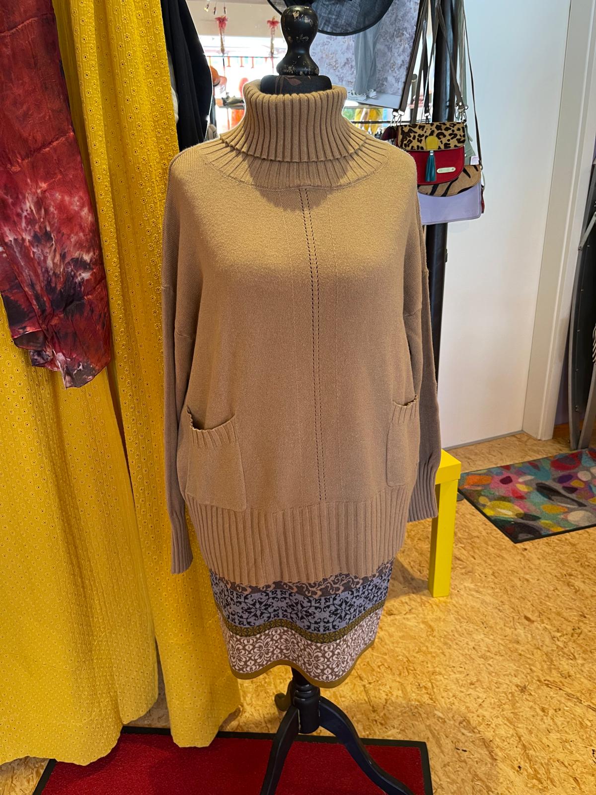 Yellow Label Long Pulli