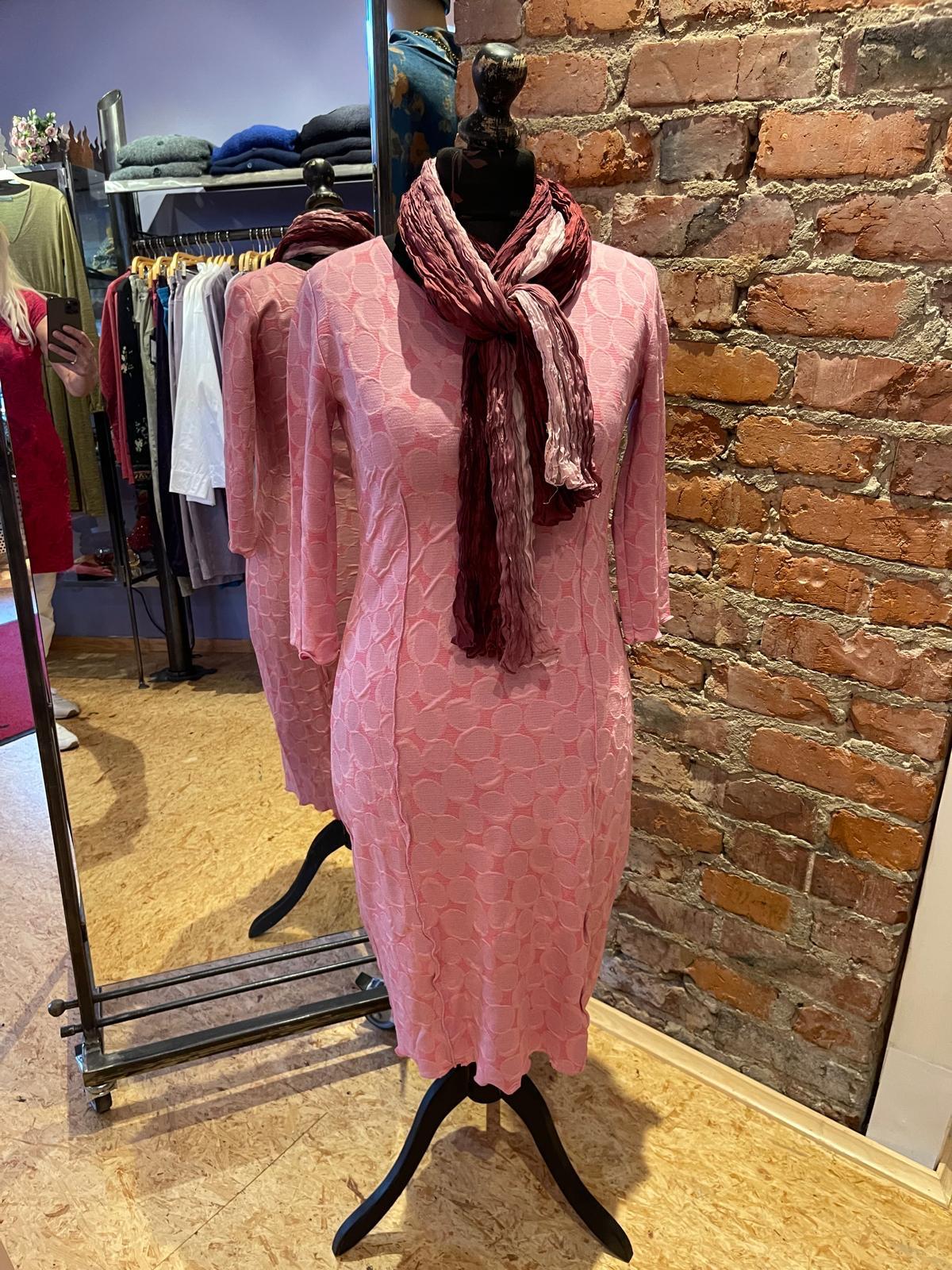 PINK LOTUS Kleid HELSINKI